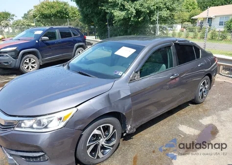 2017 Honda Accord Lx z USA, uszkodzony, nr VIN 1HGCR2F38HA267510